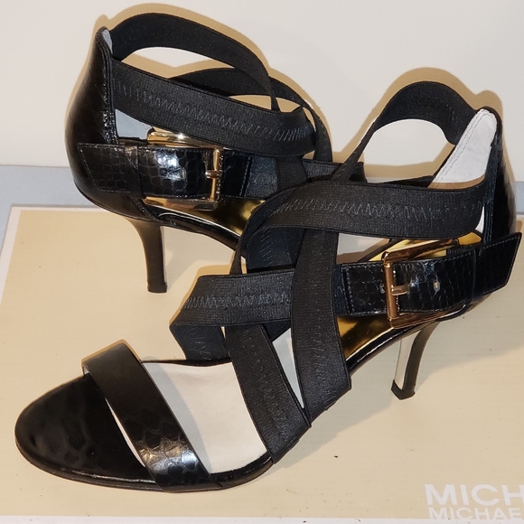 Michael Kors size 6.5 shoes - Picture 3 of 8